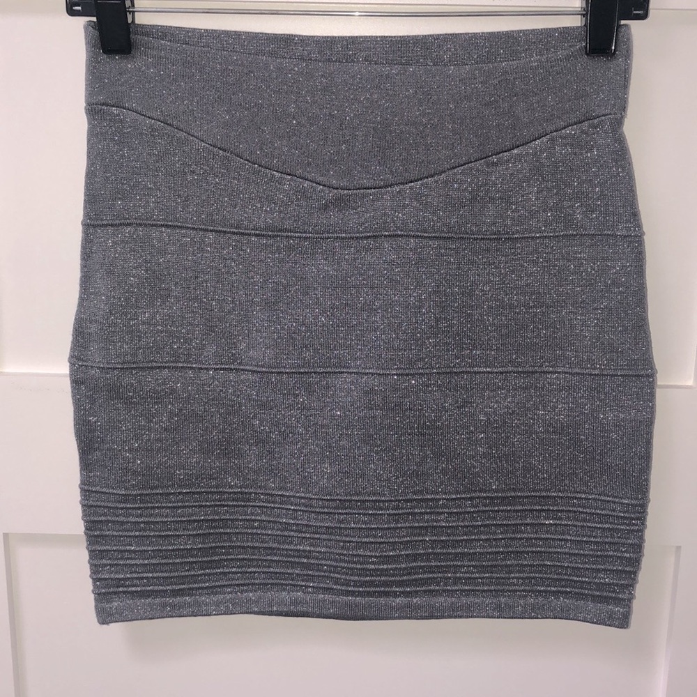 Sparkle Season! Bandage Body-con skirt! 🆕 Soft stretchy spandex! gray/lurex M